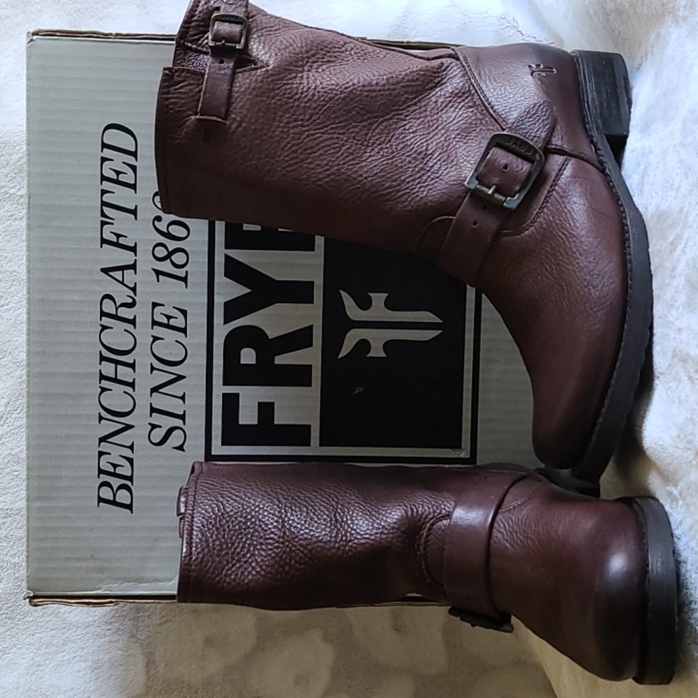 Frye Veronica Short Boot,size 8!